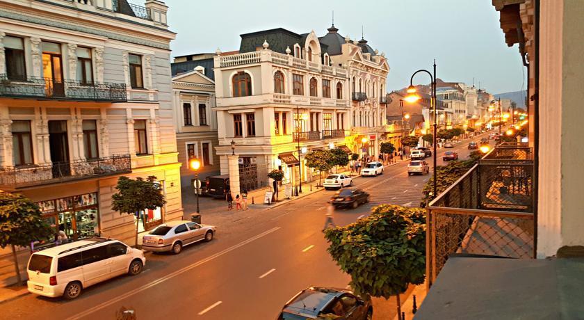 Comfortable Flat In Central Tbilisi Room photo