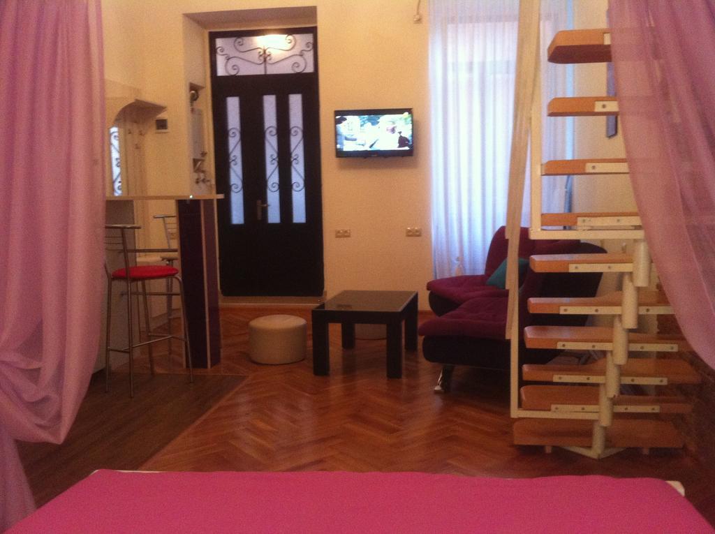 Comfortable Flat In Central Tbilisi Room photo